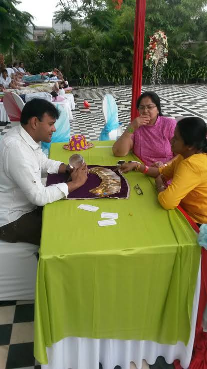 hire tarot card reader for party events 2delhi gurugram noida